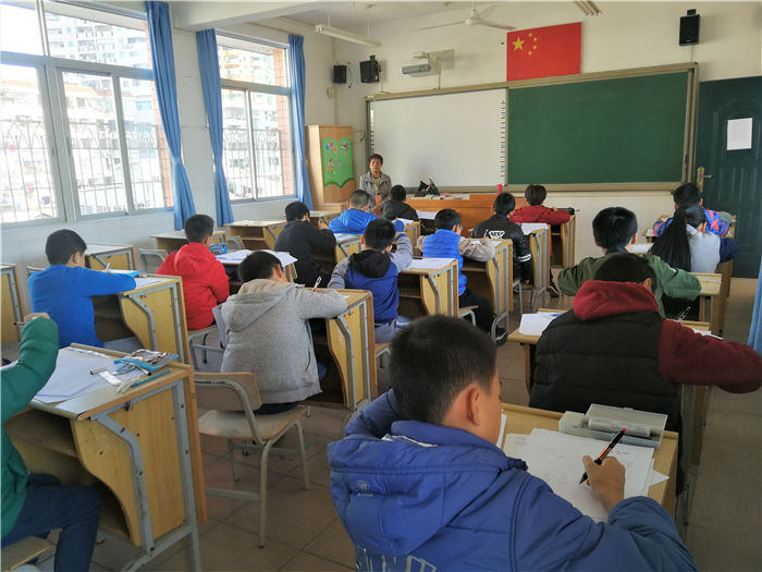 1576119024341414.jpg 2019信息学竞赛初赛图片1.jpg