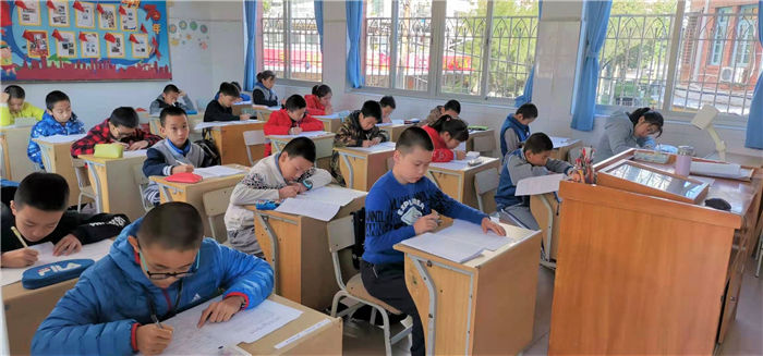 1576119067160680.jpg 2019信息学竞赛初赛图片3.jpg