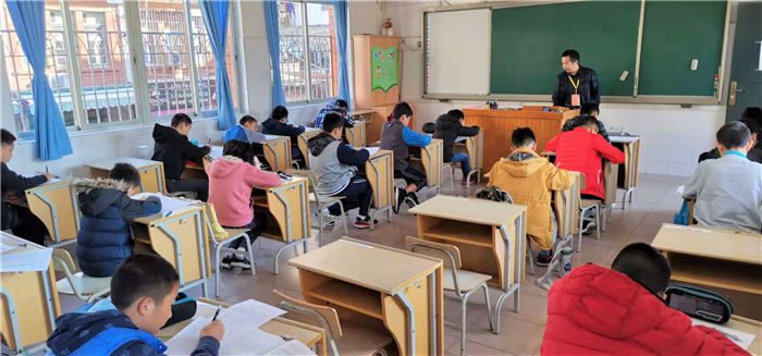 1576119086958274.jpg 2019信息学竞赛初赛图片4.jpg