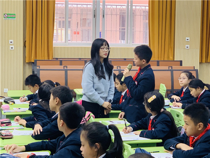 1610522869102781.jpg 王少丹老师上课照片.JPG